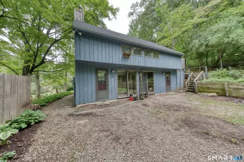 102 Brookside Ln, Mansfield, CT 06250