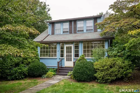 60 Bainbridge Rd, West Hartford, CT 06119