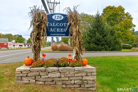 126 Hopmeadow St #8E, Weatogue, CT 06089