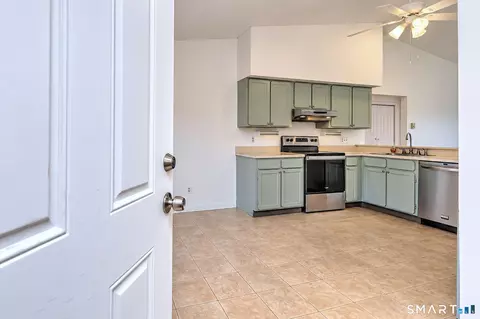 330 Savin Ave #40, West Haven, CT 06516