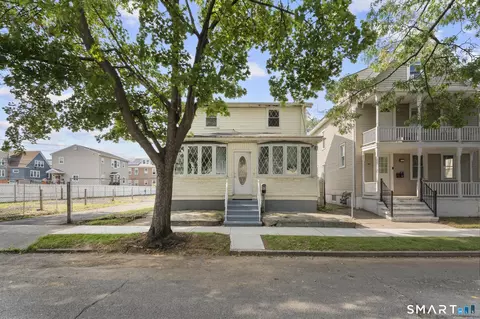 59 North Pl, West Haven, CT 06516