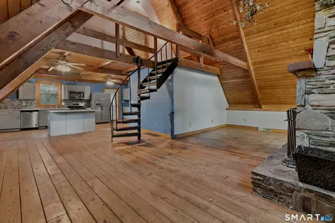 Entry Way - 256 Lathrop Rd, Plainfield, CT 06374 photo 1 of 3