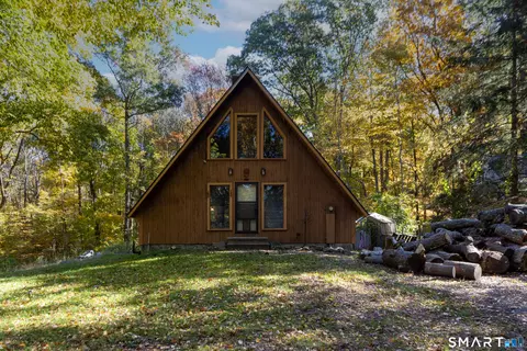 Exterior - 256 Lathrop Rd, Plainfield, CT 06374 photo 2 of 8