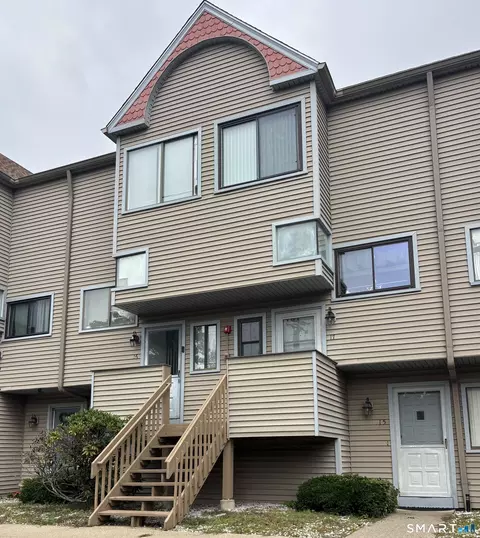 40 Crest St #16, West Haven, CT 06516