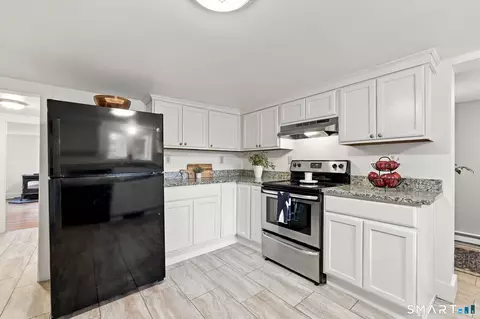 Kitchen - 1293 River Blvd, Suffield, CT 06078 photo 5 of 5