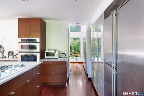 Kitchen - 128 Gallows Hill Rd, Redding, CT 06896 photo 3 of 4