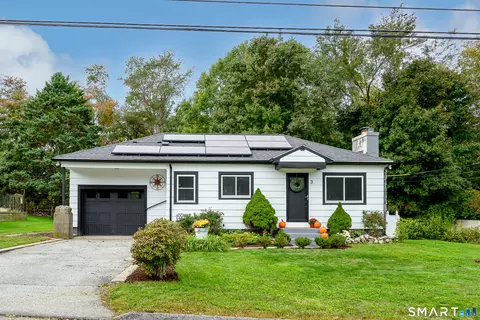 3 Pepperidge Dr, Quaker Hill, CT 06375