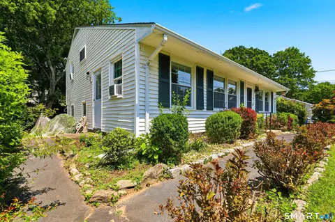 Exterior - 110 Ruby Ln, Stratford, CT 06614 photo 10 of 10