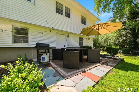 Exterior - 110 Ruby Ln, Stratford, CT 06614 photo 5 of 10