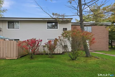 Exterior - 69 Sutton Pl #69, Bloomfield, CT 06002 photo 2 of 2