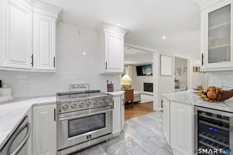 95 Moravia Rd, Avon, CT 06001