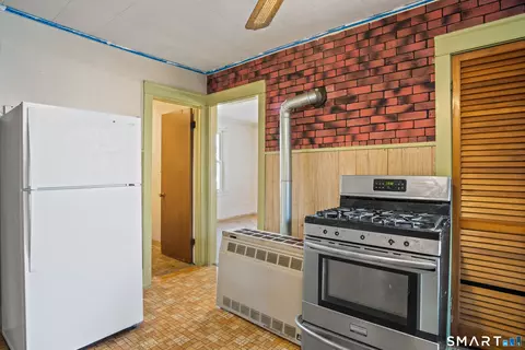 Kitchen - 25 Gilman St, Putnam, CT 06260 photo 4 of 4
