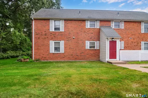 Exterior - 9 Concorde Way #B2, Windsor Locks, CT 06096 photo 4 of 4