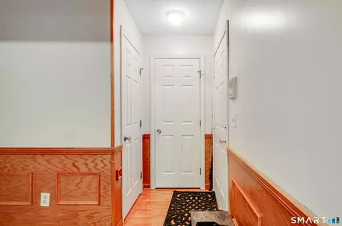 Entry Way - 9 Concorde Way #B2, Windsor Locks, CT 06096 photo 3 of 4