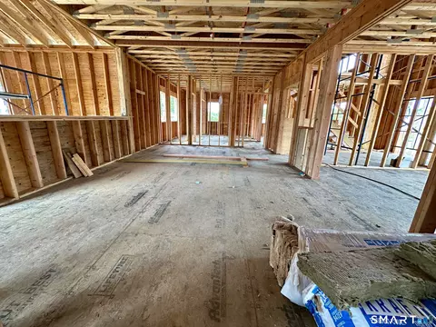 Entry Way - 2 Elaine Dr, Suffield, CT 06078 photo 2 of 11