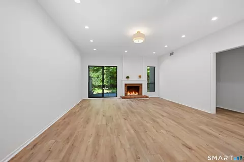 883 Heritage Vlg #C, Southbury, CT 06488