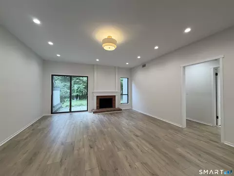 883 Heritage Vlg #C, Southbury, CT 06488
