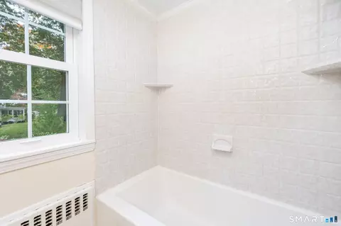 Bath - 19 Westway, Wethersfield, CT 06109 photo 3 of 3