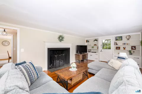 Living - 19 Westway, Wethersfield, CT 06109 photo 3 of 3