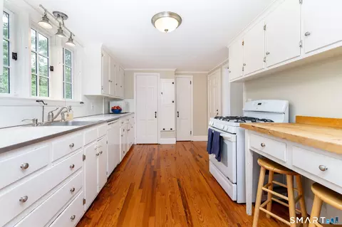 Kitchen - 19 Westway, Wethersfield, CT 06109 photo 2 of 3