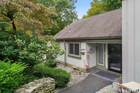 139 Heritage Vlg #B, Southbury, CT 06488