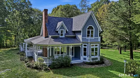 6 Lord Hill Ln, Lyme, CT 06371