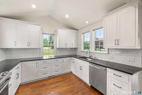 Kitchen - 148 Ripton Rd, Shelton, CT 06484 photo 3 of 4