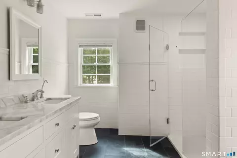 Bath - 148 Ripton Rd, Shelton, CT 06484 photo 3 of 4