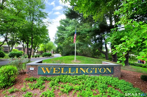 65 Wellington Dr #65, Farmington, CT 06032