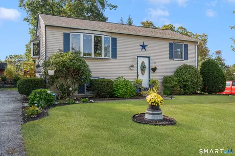78 Viens St, Putnam, CT 06260