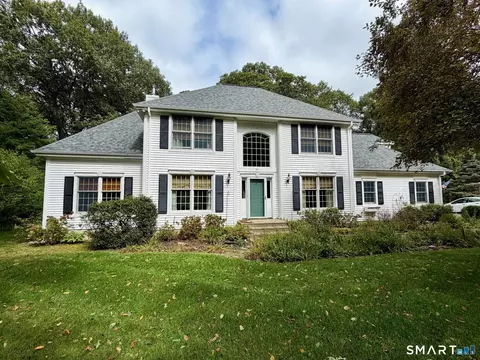 31 Paula Ln, Waterford, CT 06385