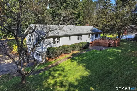 Exterior - 433 Herbert St, Orange, CT 06477 photo 3 of 5