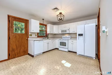 Kitchen - 433 Herbert St, Orange, CT 06477 photo 1 of 1