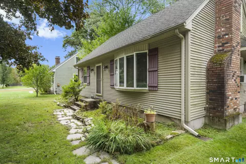 531 George Washington Rd, Enfield, CT 06082