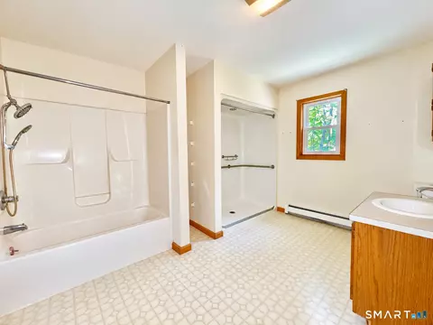 Bath - 135 Ginger Ln, Torrington, CT 06790 photo 3 of 4