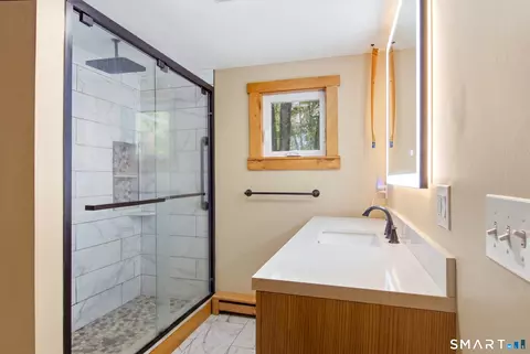 Bath - 325 Brick School Rd, Warren, CT 06754 photo 1 of 1