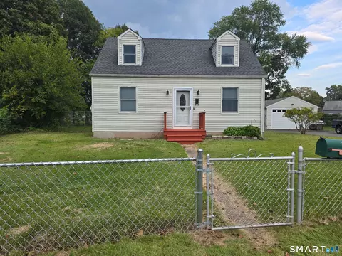 170 Douglas Dr, Meriden, CT 06451