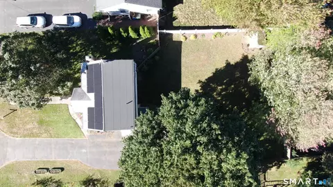 View/Area - 3 Middle Dr, Windsor Locks, CT 06096 photo 2 of 3