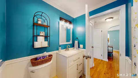 Bath - 3 Middle Dr, Windsor Locks, CT 06096 photo 1 of 5