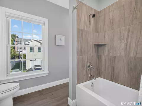 Bath - 45 Hope St #9, Niantic, CT 06357 photo 5 of 5