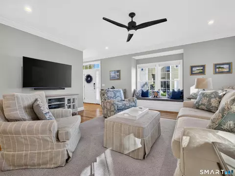Living - 45 Hope St #9, Niantic, CT 06357 photo 1 of 4