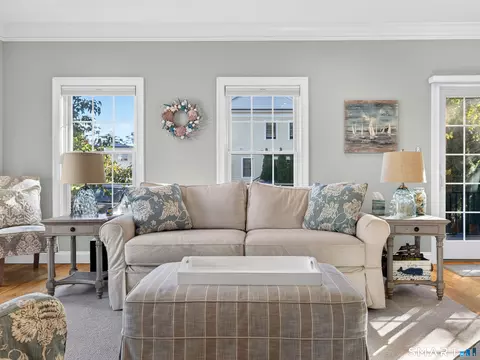 Living - 45 Hope St #9, Niantic, CT 06357 photo 2 of 4