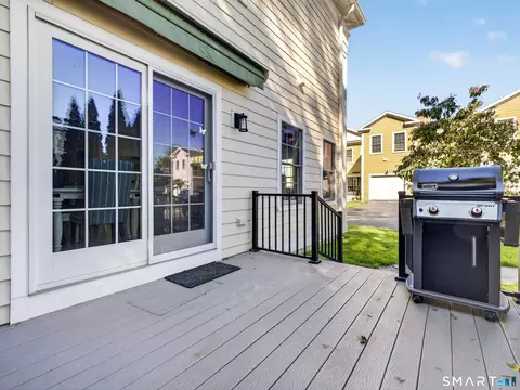 Exterior - 45 Hope St #9, Niantic, CT 06357 photo 4 of 7