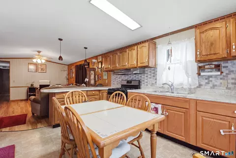 Kitchen - 1070 Amity Rd #LOT 38, Bethany, CT 06524 photo 2 of 4
