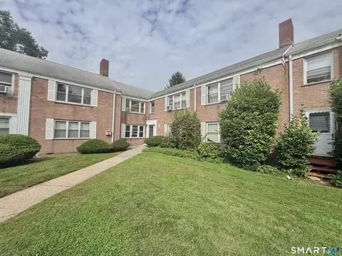 1076 E Main St #1, Stamford, CT 06902