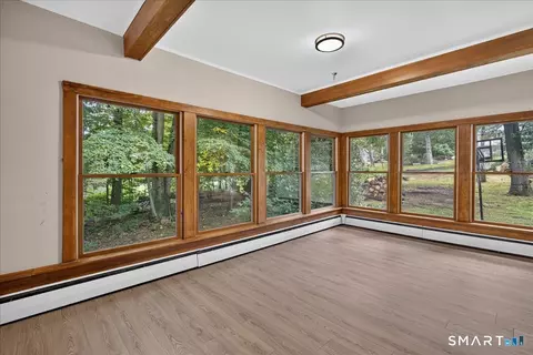 Exterior - 815 Hill St, Hamden, CT 06514 photo 2 of 7