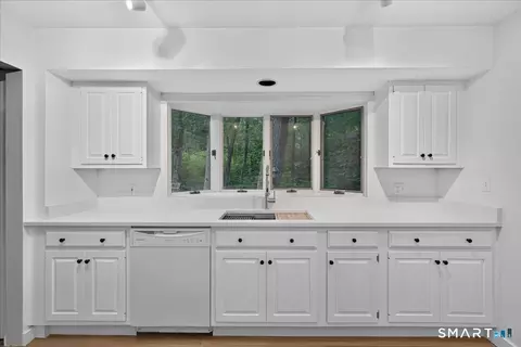 Kitchen - 815 Hill St, Hamden, CT 06514 photo 3 of 5