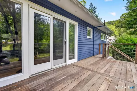 Exterior - 815 Hill St, Hamden, CT 06514 photo 3 of 7