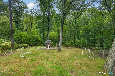 Exterior - 815 Hill St, Hamden, CT 06514 photo 5 of 7