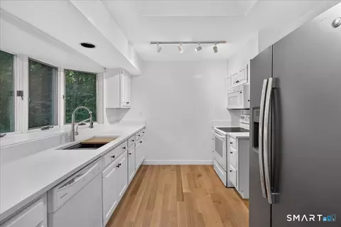 Kitchen - 815 Hill St, Hamden, CT 06514 photo 1 of 5